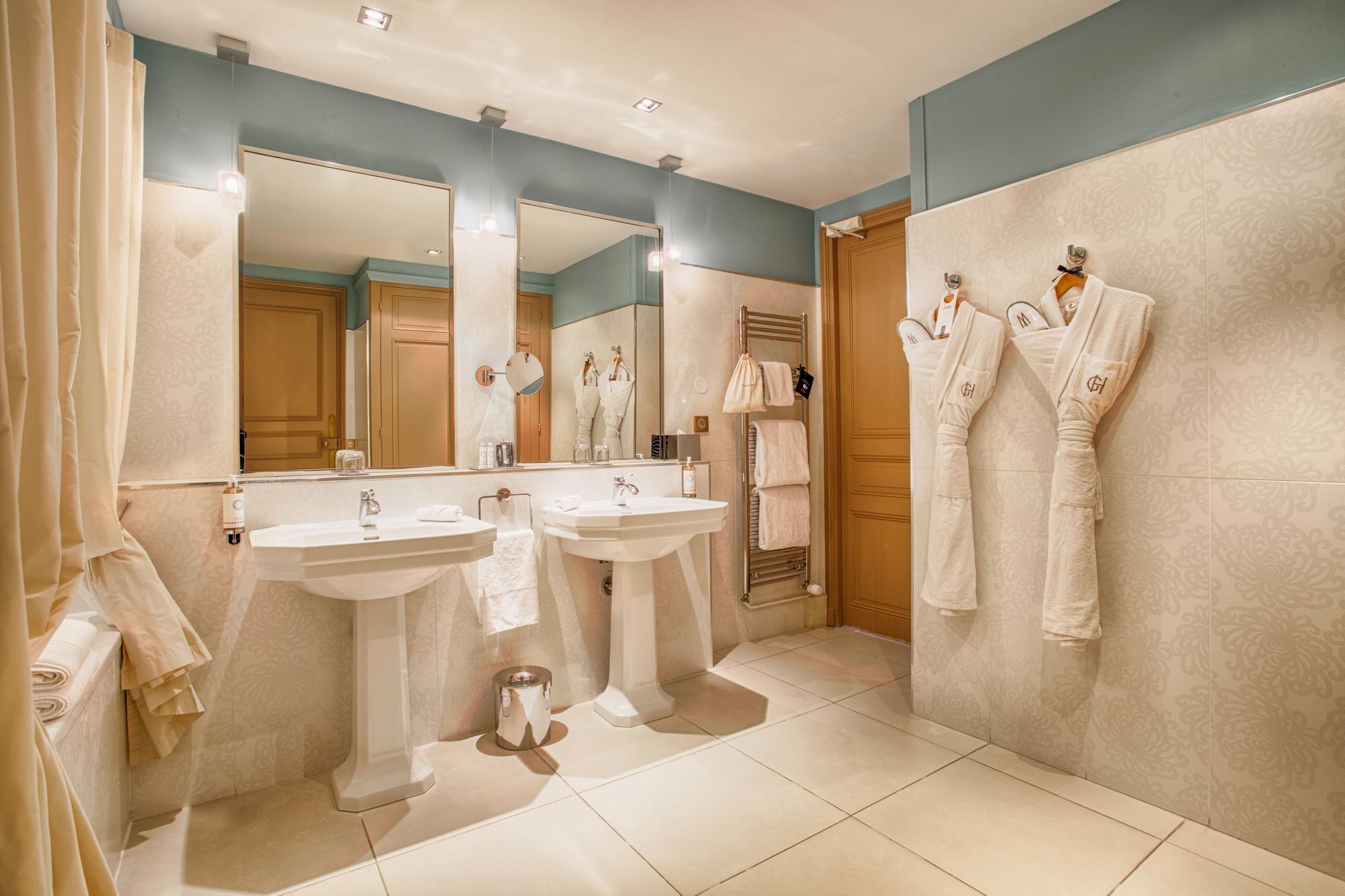 marcel proust sea view room | bathroom | designer toiletries, hair dryer, bathrobes, slippers