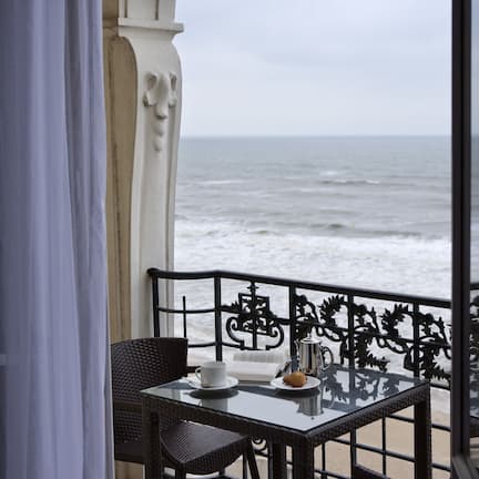 Deluxe Room, 1 Queen Bed, Balcony, Sea View | Balcony
