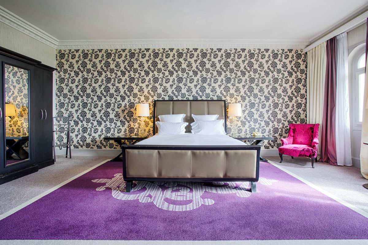 Suite, 1 trÚs grand lit et 1 canapé-lit, vue jardin (Victoria) | Literie de qualité supérieure, couette en duvet d'oie, surmatelas