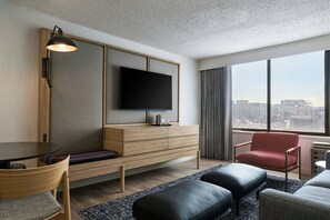 Suite, 1 cama King size y sofá cama | Ropa de cama de alta calidad y camas con pillow-top 