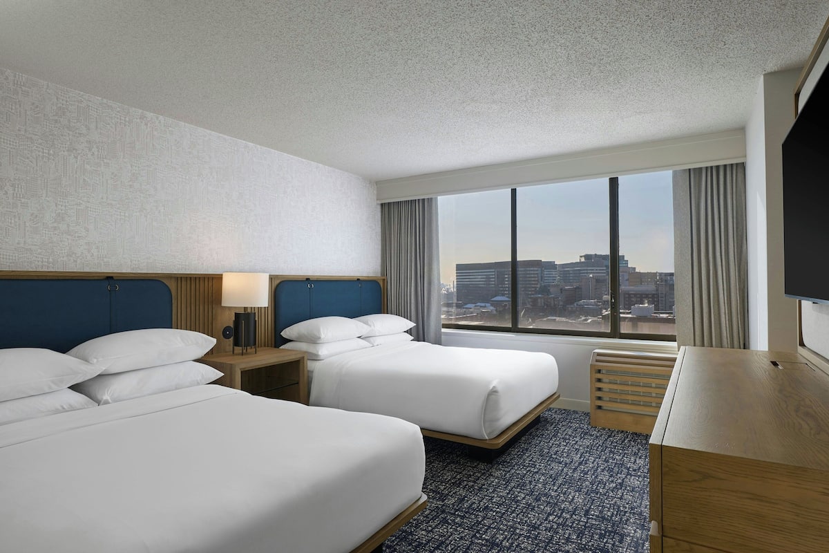 Habitación tradicional, 2 camas Queen size | Ropa de cama de alta calidad y camas con pillow-top