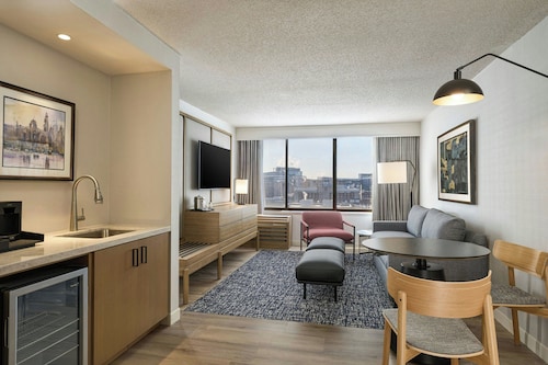 Sheraton Philadelphia University City Hotel