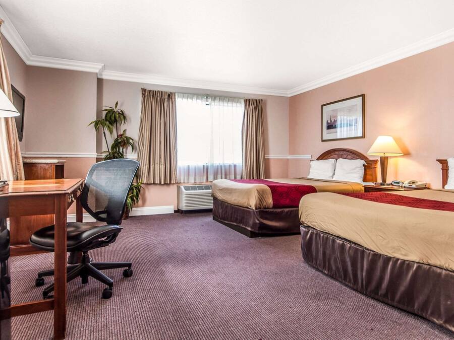 Standard Room, 2 Queen Beds, Non Smoking