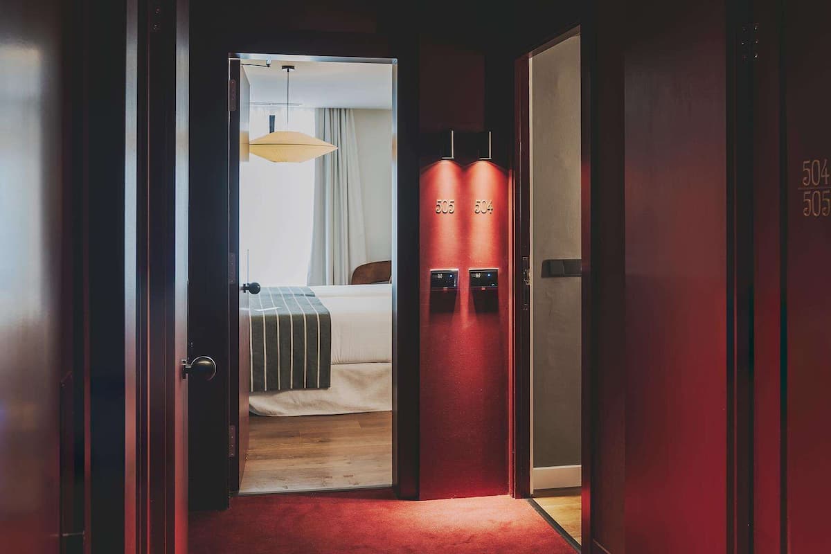 Phòng dành cho gia đình, phòng thông nhau, quang cảnh thành phố (for 5) | Bộ đồ giường cao cấp, minibar, két bảo mật tại phòng, bàn