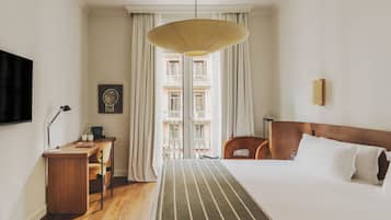 Hochwertige Bettwaren, Minibar, Zimmersafe, Schreibtisch