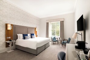 Chambre Prestige, 1 très grand lit | 1 chambre, coffre-fort, bureau, fer et planche à repasser
