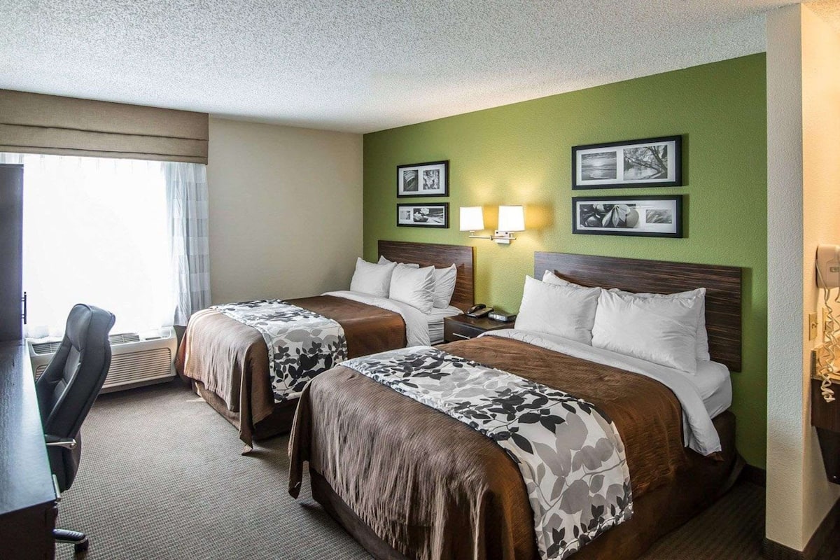 Desk, iron/ironing board, free WiFi, bed sheets