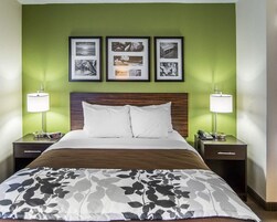 Desk, iron/ironing board, free WiFi, bed sheets