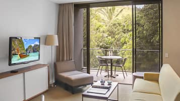 Premium bedding, Tempur-Pedic beds, in-room safe, individually furnished