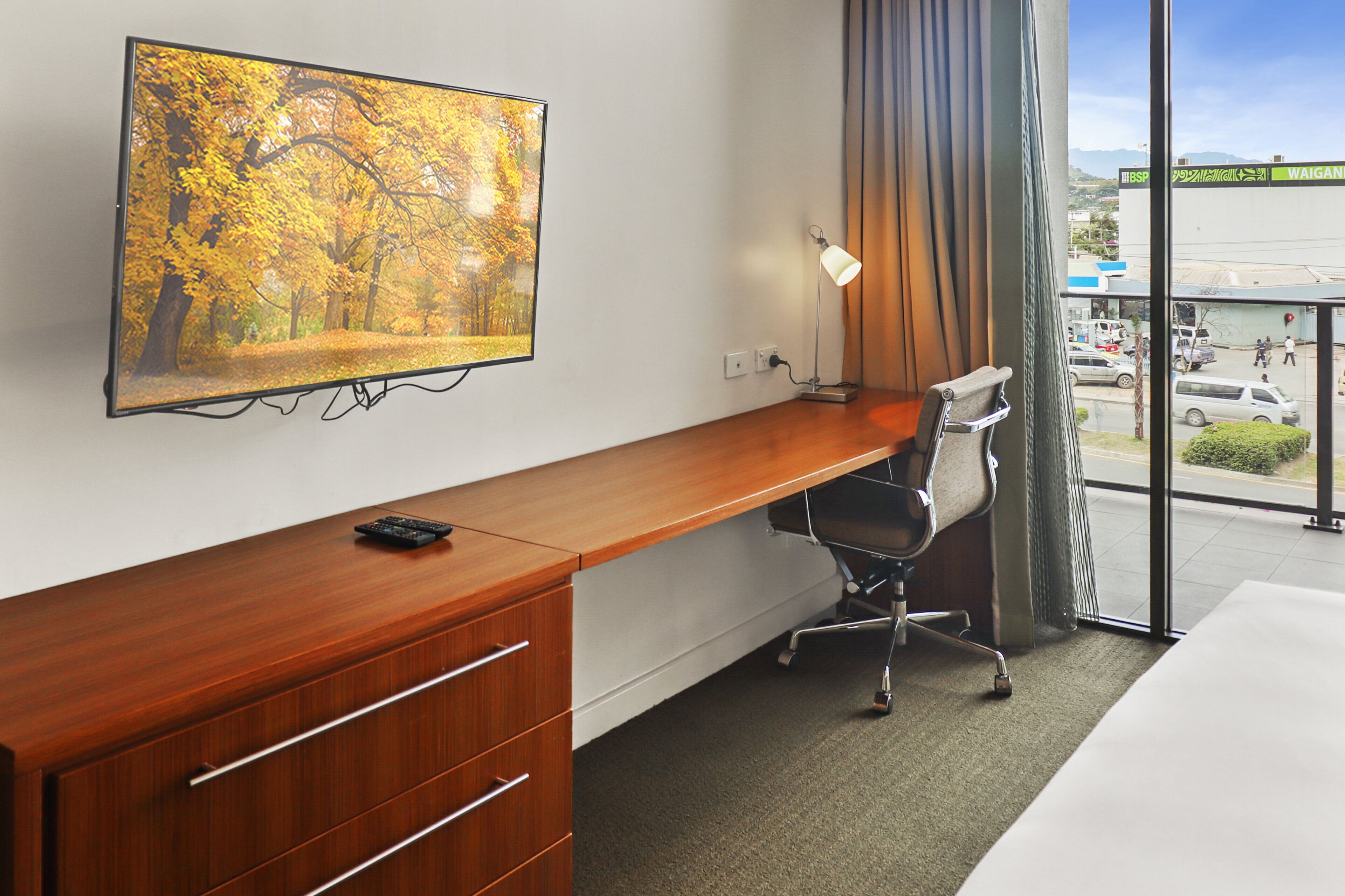 suite, 1 king bed, balcony | 1 bedroom, premium bedding, tempur-pedic beds, in-room safe