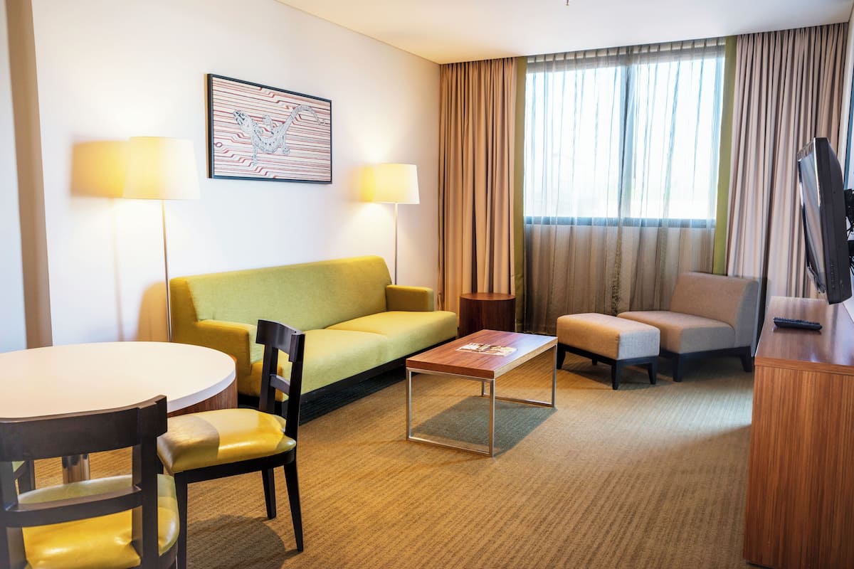 1 bedroom, premium bedding, tempur-pedic beds, in-room safe