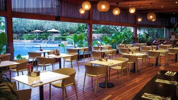 2 Restaurants; Frühstück, Mittagessen und Abendessen werden serviert