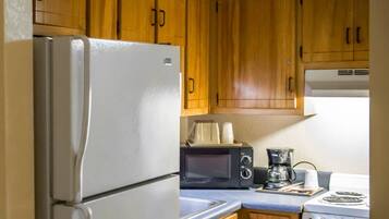 Escritorio, tabla de planchar con plancha y cunas gratuitas