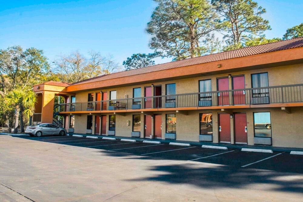 Econo Lodge Panama City