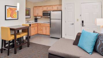Premium bedding, in-room safe, desk, blackout drapes