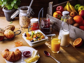 Daily buffet breakfast for a fee - ibis Nuernberg Altstadt (Nuremberg)