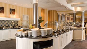 Petit déjeuner buffet (15.95 USD par personne)