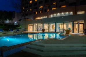 Seasonal outdoor pool