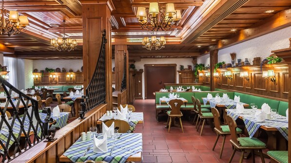 S'hi serveixen esmorzars, dinars, sopars i plats de cuina internacional 