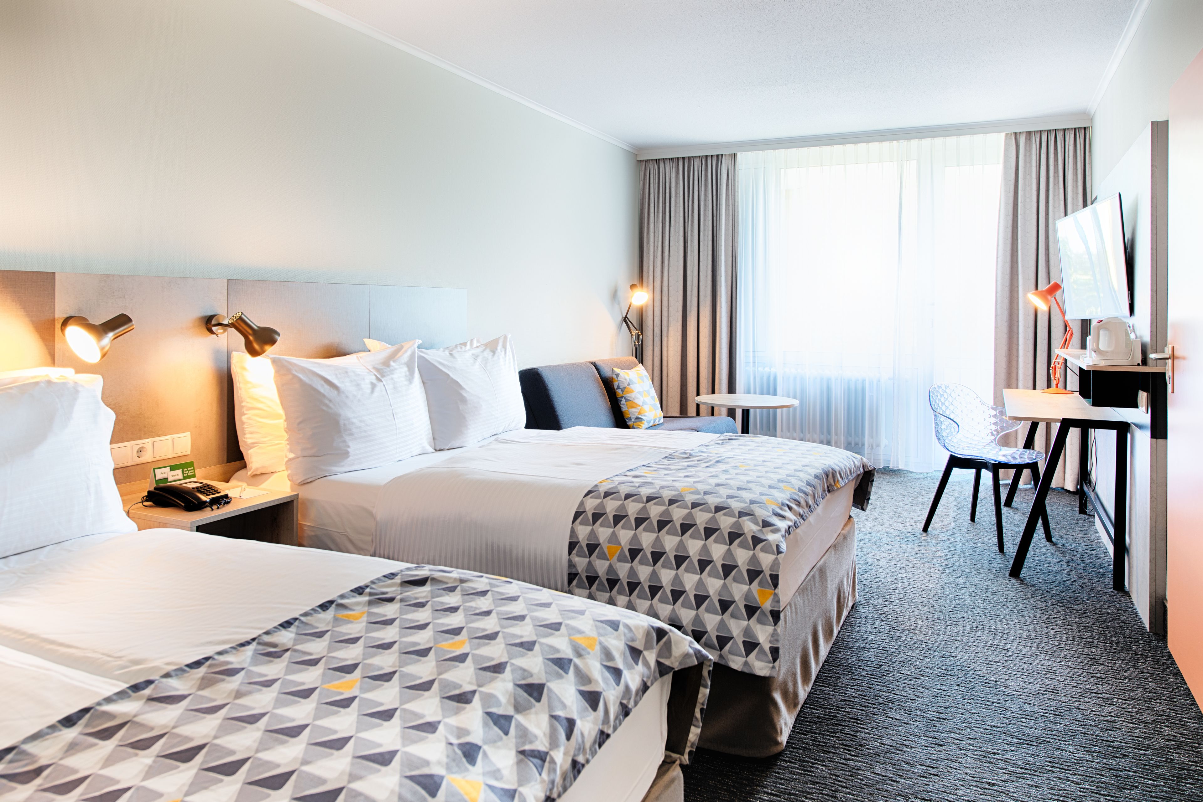 1 Schlafzimmer, Allergikerbettwaren, Zimmersafe, Schreibtisch