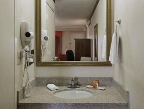 Gabungan pancuran/tab mandi, kelengkapan dandanan diri mesra alam 