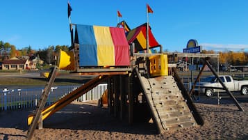 Área de juegos infantiles al aire libre