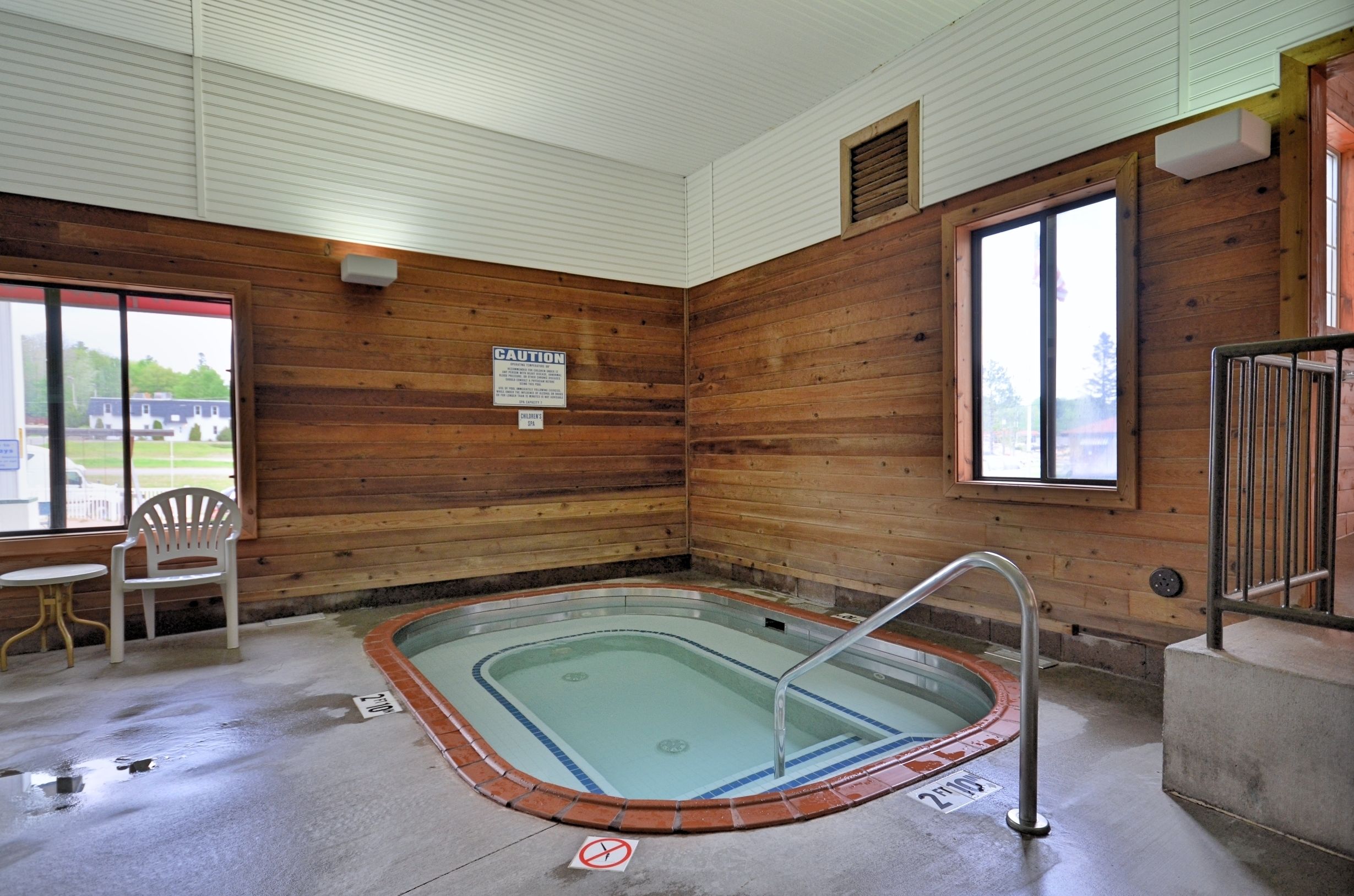 indoor spa tub