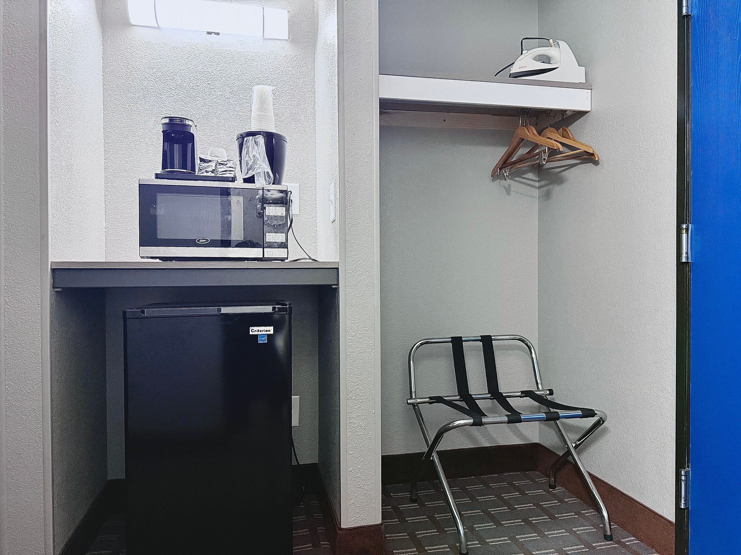 standard double room, 2 queen beds | room amenity