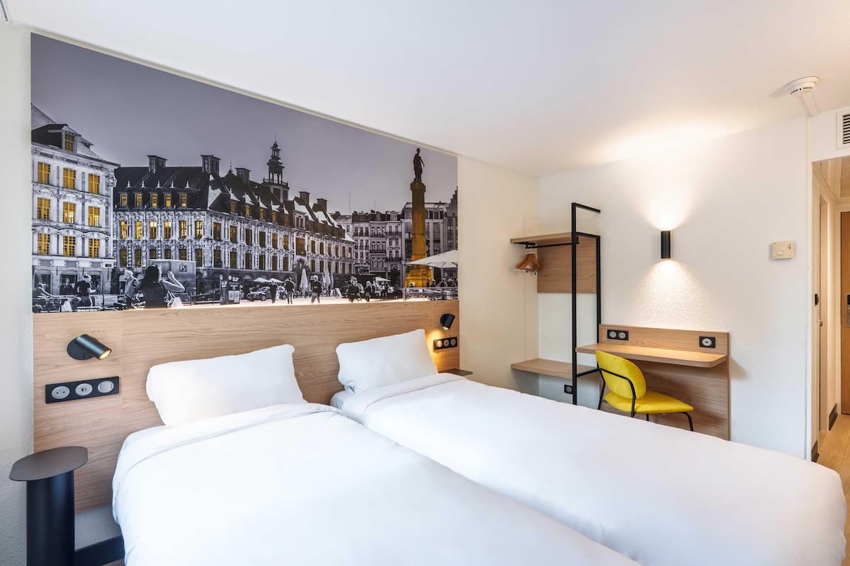 Classic Twin Room, Non Smoking | Premium bedding, desk, soundproofing, iron/ironing board