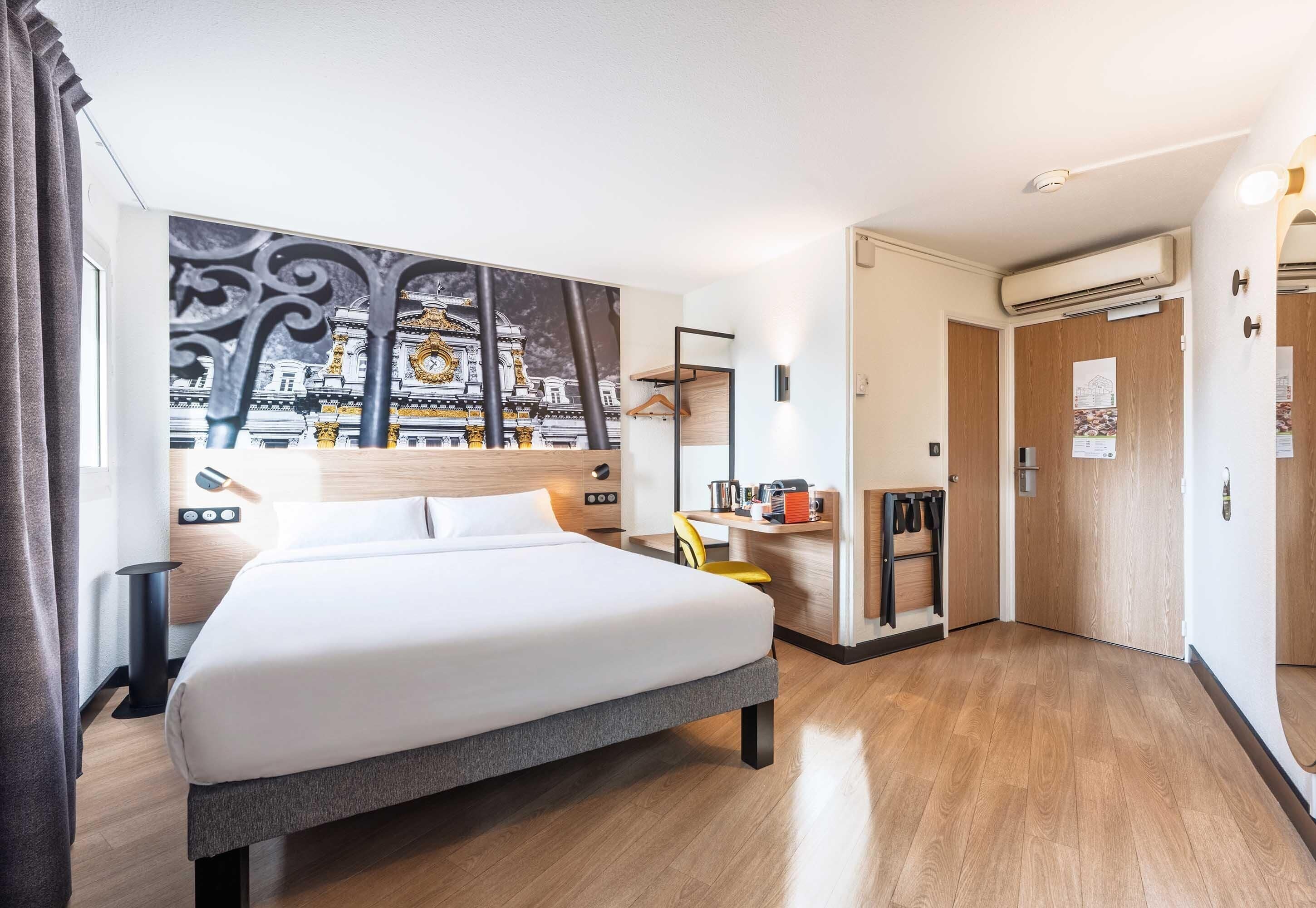 Comfort Double Room, Non Smoking | Premium bedding, desk, soundproofing, iron/ironing board