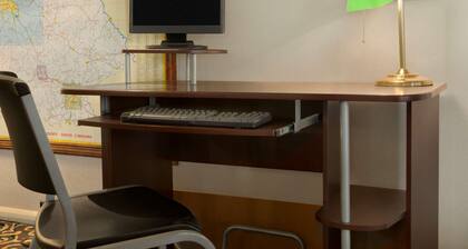 Super 8 by Wyndham Lancaster