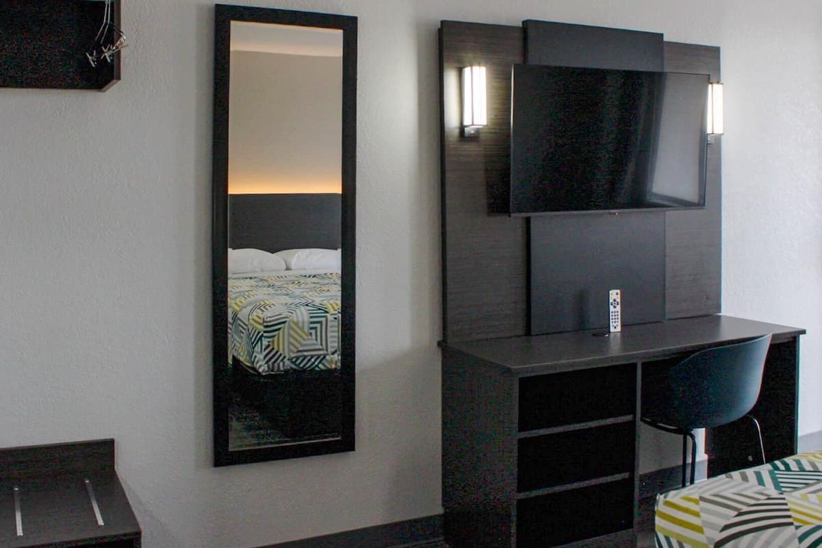 Free WiFi, bed sheets