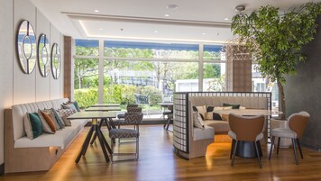 Sala de estar en el lobby