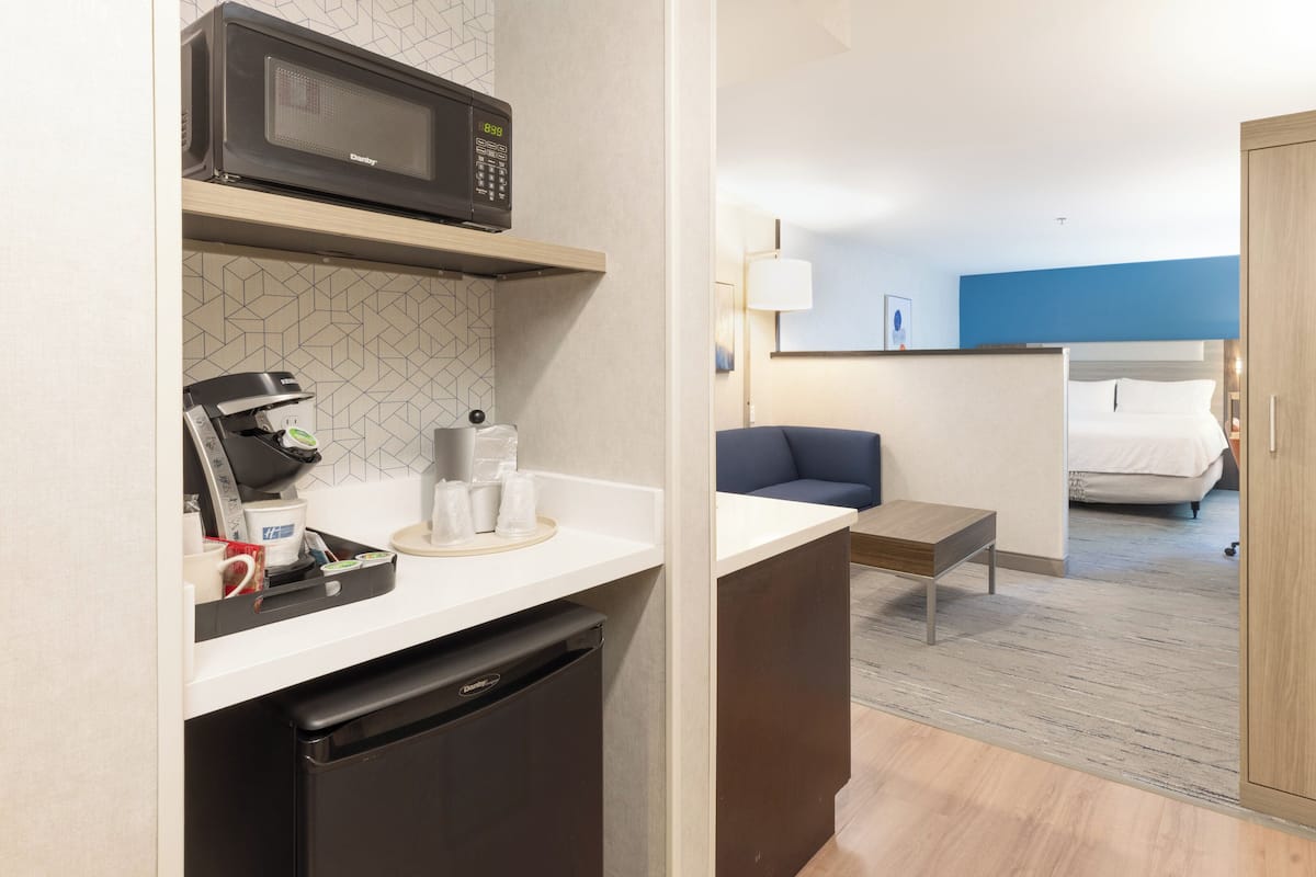 Suite, 1 King Bed, Accessible Bathtub (Communications) | Premium bedding, pillowtop beds, individually decorated