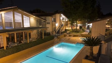 Outdoor pool, sun loungers