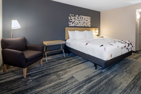 Baymont by Wyndham White Plains Elmsford - Image 32