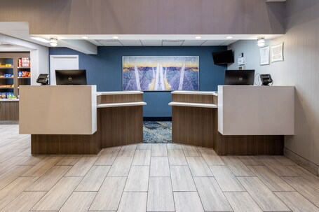 Baymont by Wyndham White Plains Elmsford - Image 9