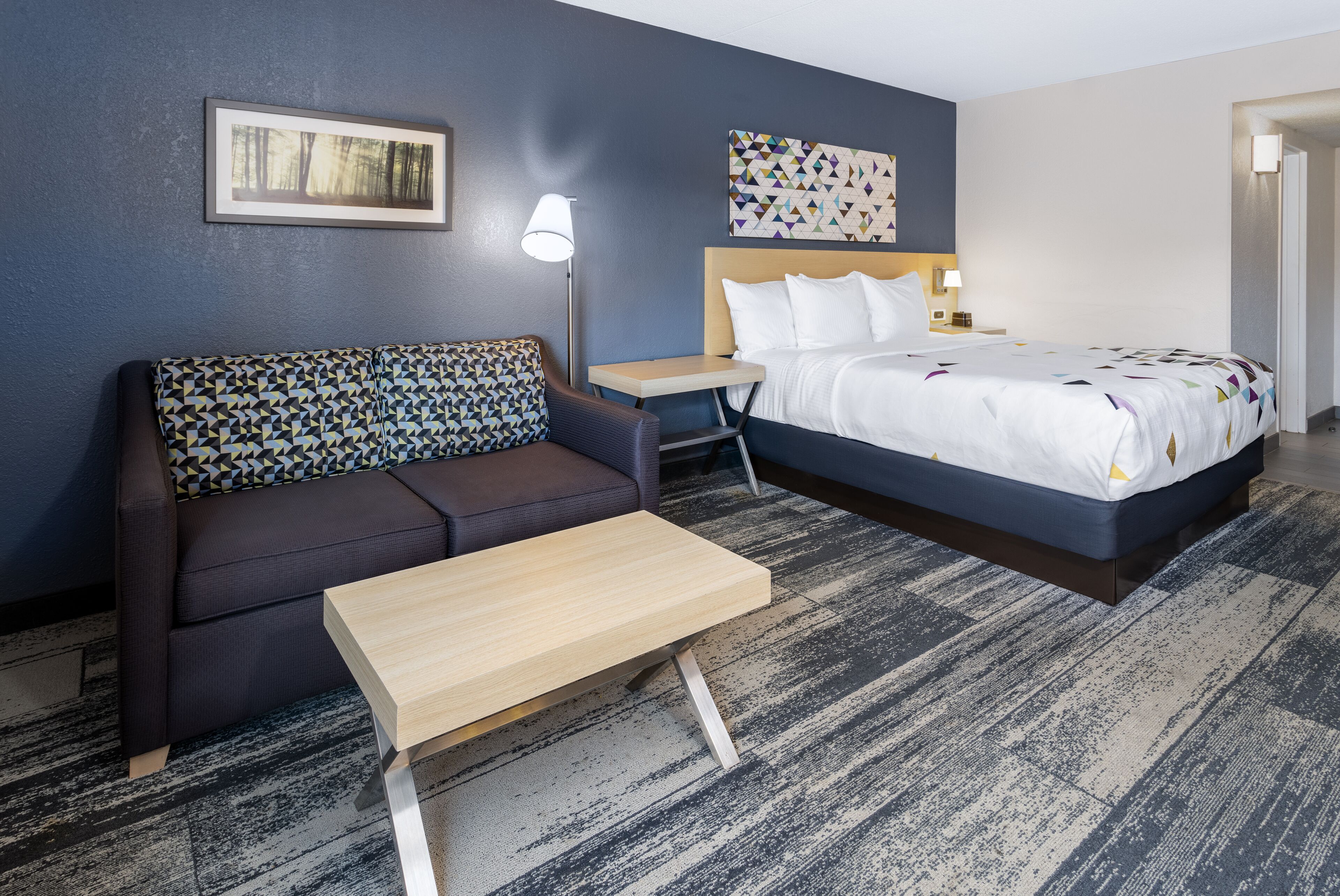 studio suite, 1 king bed, non smoking | desk, laptop workspace, blackout curtains, iron/ironing board