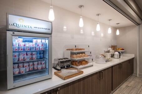 Baymont by Wyndham White Plains Elmsford - Image 19