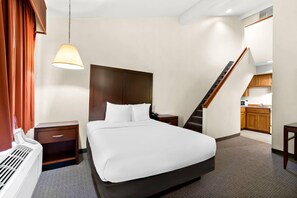 Premium bedding, individually furnished, desk, laptop workspace - Quality Inn Mount Vernon (Mount Vernon)