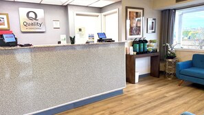 Lobby sitting area - Quality Inn Mount Vernon (Mount Vernon)