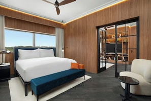 Junior Suite, 1 King Bed with Sofa bed, Non Smoking | Premium bedding, Select Comfort beds, in-room safe, desk