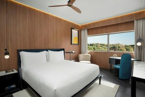 Sengetøy av topp kvalitet, senger med Select Comfort-madrass og minibar