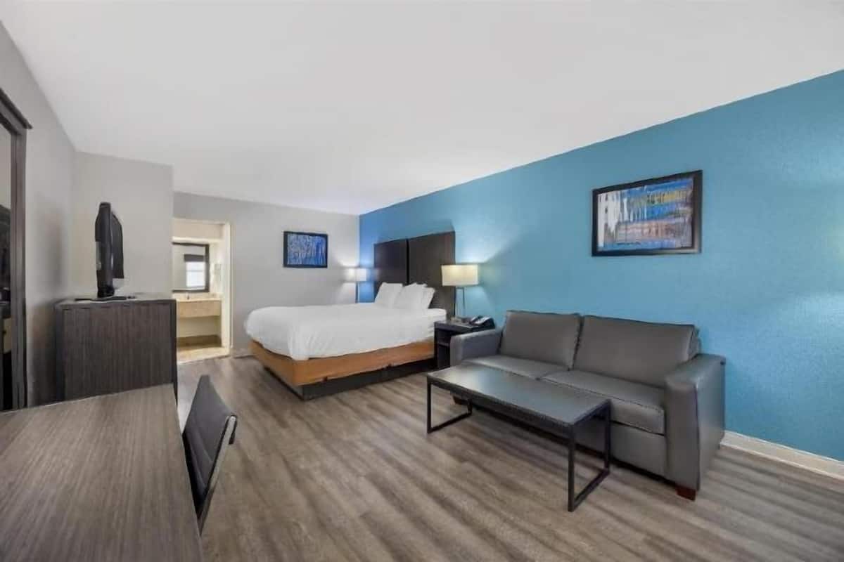 Pillowtop beds, desk, laptop workspace, iron/ironing board