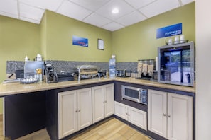 Free daily continental breakfast