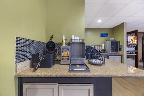 Free daily continental breakfast