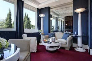 Panoramic Suite, 1 Bedroom, Park View | Premium bedding, down duvets, memory-foam beds, minibar