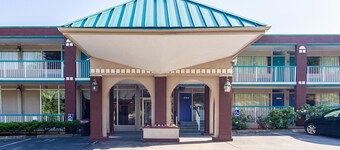 Motel 6 Groton, CT—Casinos Nearby