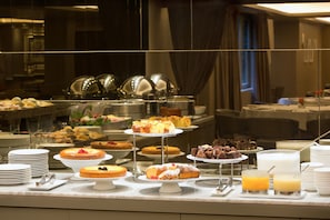 Daily buffet breakfast (EUR 15 per person)