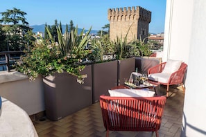 Deluxe Double Room, Terrace | Room amenity